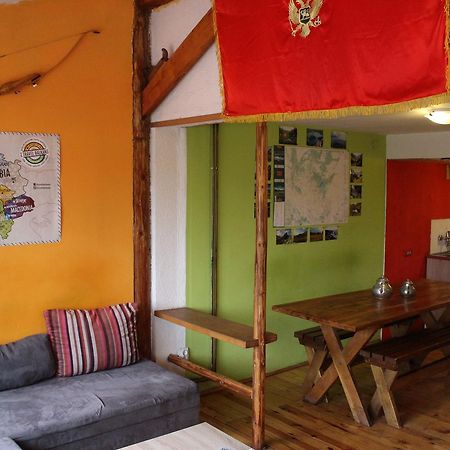Hostel Hikers Den Жабляк Экстерьер фото